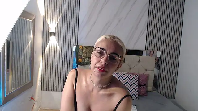 XXX chat uživo modela ashley__tylor