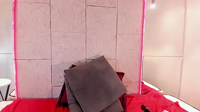 Czat XXX na żywo – Lushi_Love