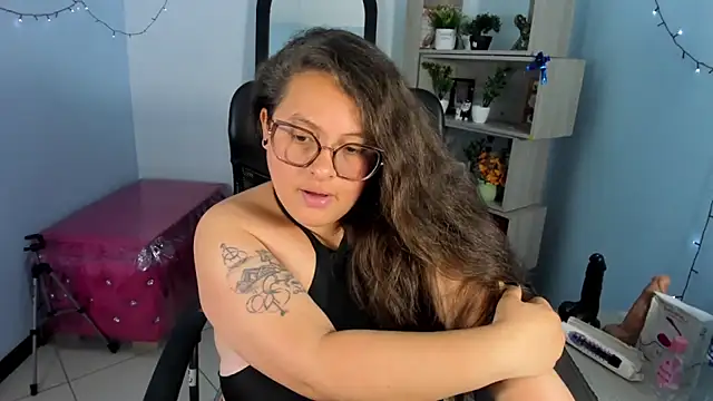 SaraThonson_ Chat XXX live