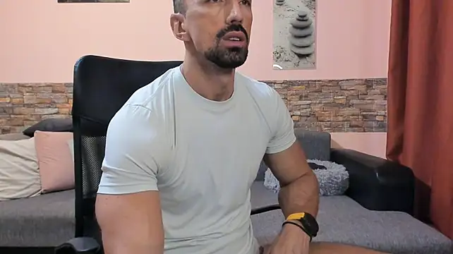 HotHunkTrainer Live XXX-Chat