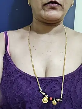 Raashi_15's Webcam Show