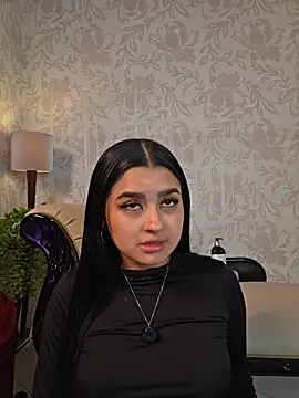 Emilygh1_ Chat XXX in diretta
