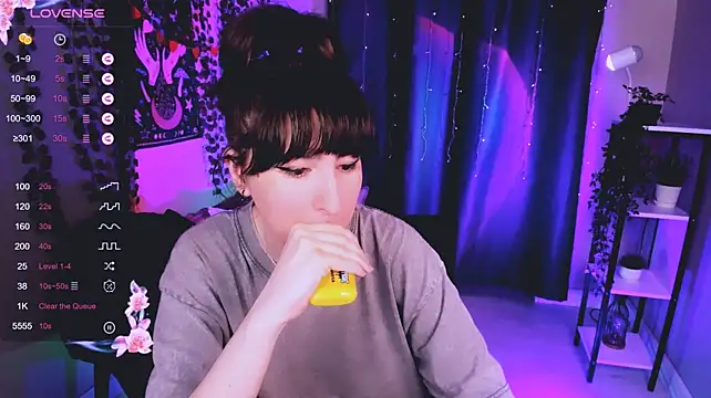 Lily_xBabe 即時 XXX 聊天