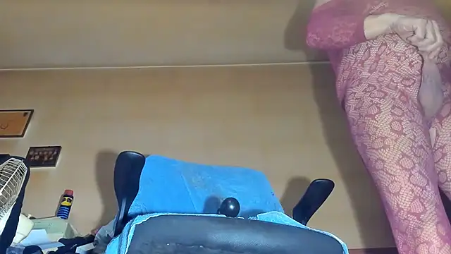 kinkyman47 XXX чат на живо