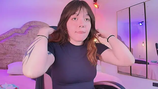Fluffy_Bubble21 Chat XXX in diretta
