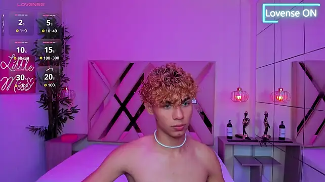 Anyelo_TwinkのライブXXXチャット