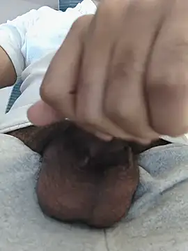 Czat XXX na żywo – 8inch_hunk19