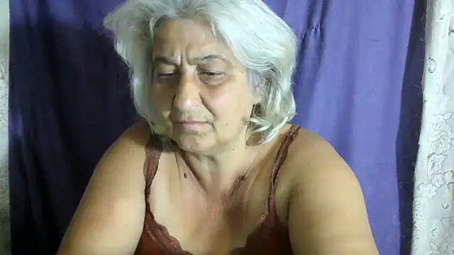 Chat XXX en directo de ExquisiteMature