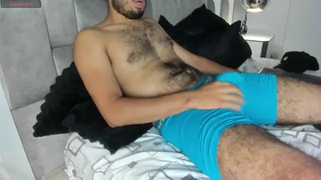 Chatroom XXX en direct de LucasThomson_