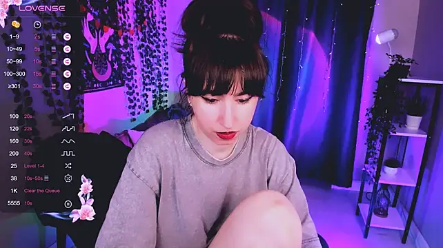 Lily_xBabe: онлайн-секс-чат