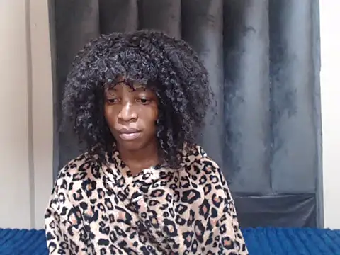 Chatroom XXX en direct de TinyTroubleXXXXX