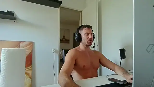alpha-hunk – Kamerová šou