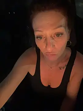 MilfOfDreams' Live XXX Chat