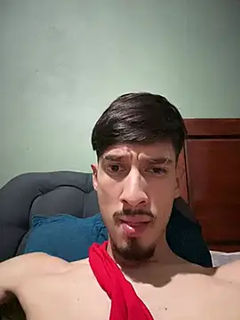 ElBratid Adlı Modelin Canlı XXX Sohbeti