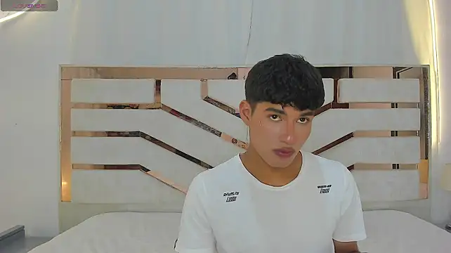 Živý XXX chat ADRIAN_LUUST