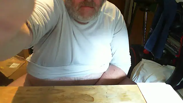 Chat +18 de Owned_drone ao vivo