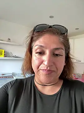 Spicy-Kareena 现场XXX聊天
