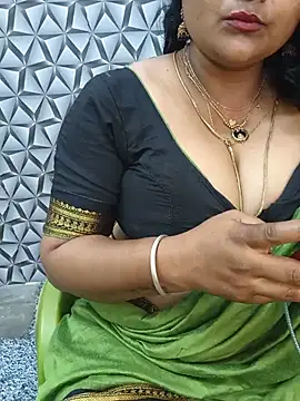 Chat XXX ao vivo de AADHIRA_Tamil_Mallu
