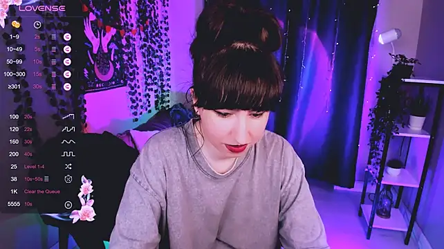 Lily_xBabe – Naživo XXX chat