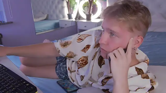 צ'אט XXX בשידור חי של _AlexHot_