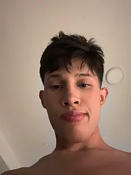 Stibenhotboy XXX чат на живо
