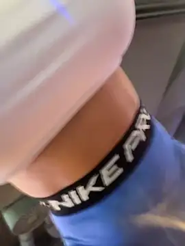 XXX chat uživo modela F3ckd0lllucy