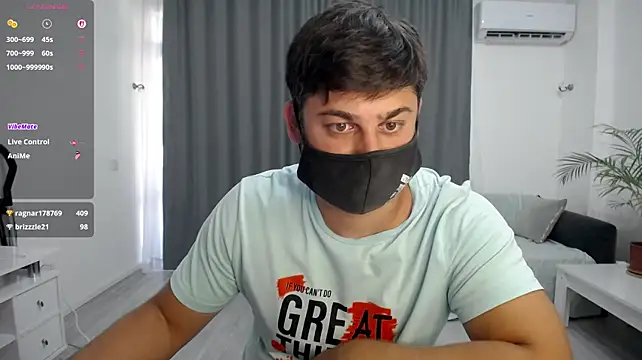 Tomguys live XXX chat