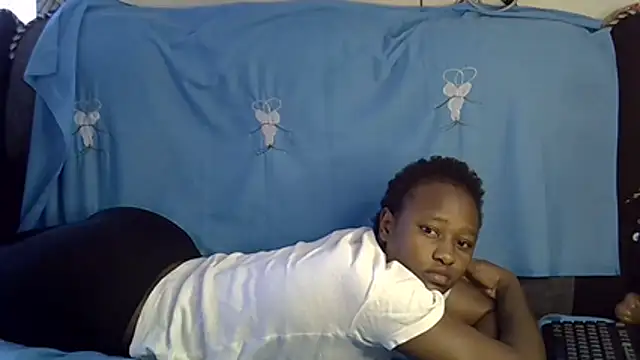 Petite_Ebony10 Adlı Modelin Canlı XXX Sohbeti