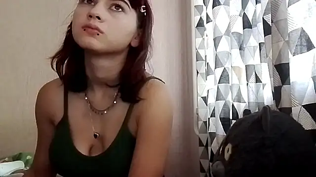 Mialivia Adlı Modelin Canlı XXX Sohbeti