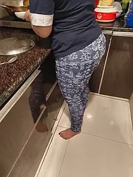 SoniaSC Adlı Modelin Canlı XXX Sohbeti