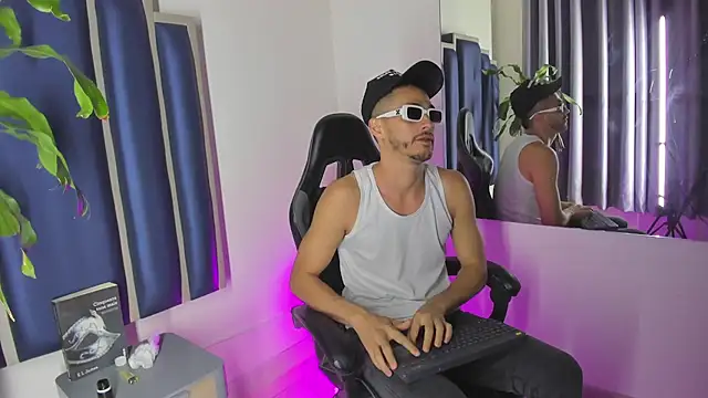 Damiam_23 live XXX chat
