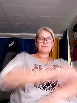 irinamaux's Live XXX Chat