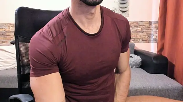 HotHunkTrainer: απευθείας συνομιλία ΧΧΧ