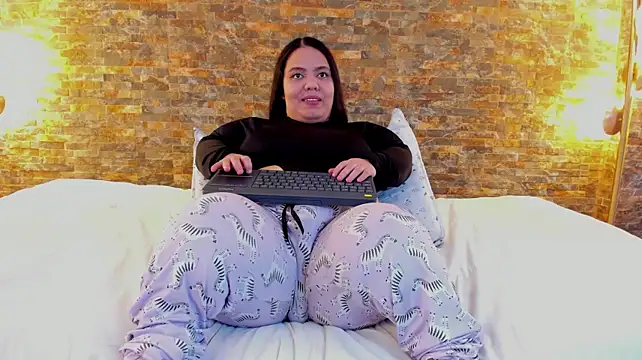 adenile5 Live XXX-chat