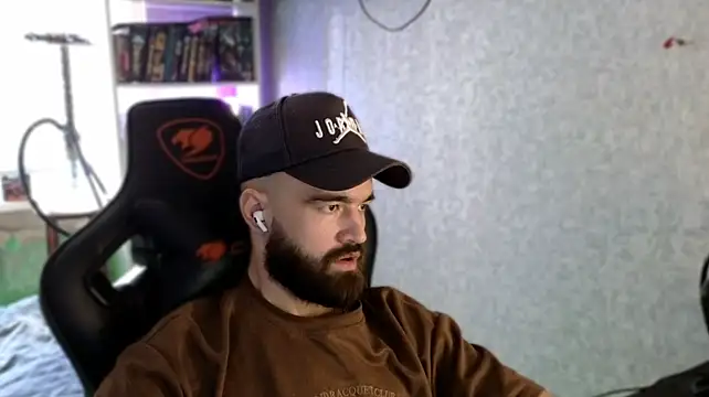 XXX chat uživo modela _Serious_Man