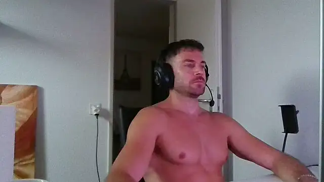 دردشة alpha-hunk الجنسية المباشرة