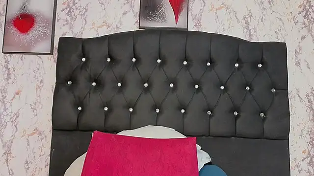 Larissa_Antonella élő XXX-chatje