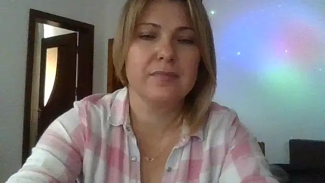 ElenaLove888 Live XXX-Chat