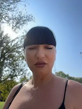 MysticCleo élő XXX-chatje