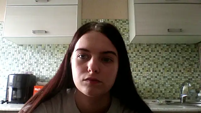 KikiAmino Adlı Modelin Canlı XXX Sohbeti