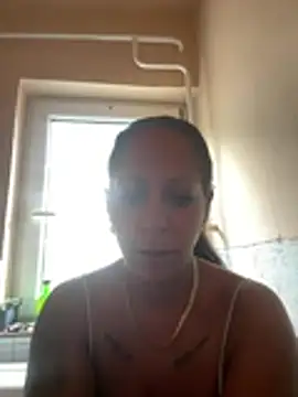 Chat +18 de wildfarmbabe ao vivo