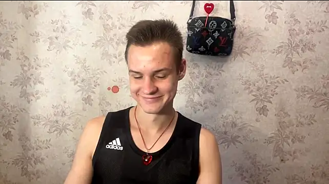 XXX chat uživo modela BigBabyMax