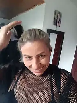 maynor_1998's Live XXX Chat