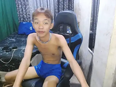 Innocentfucker 网络视讯表演