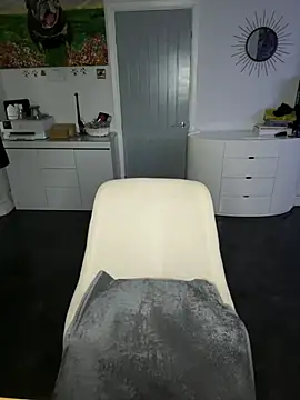 Big-Tits696969's Live XXX Chat