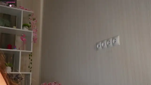 MireluneのライブXXXチャット