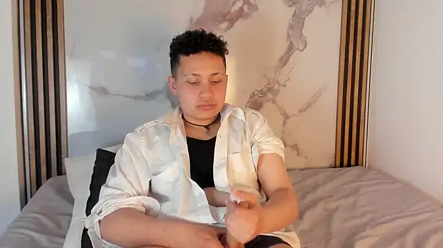 Chat XXX ao vivo de BullSmoke19
