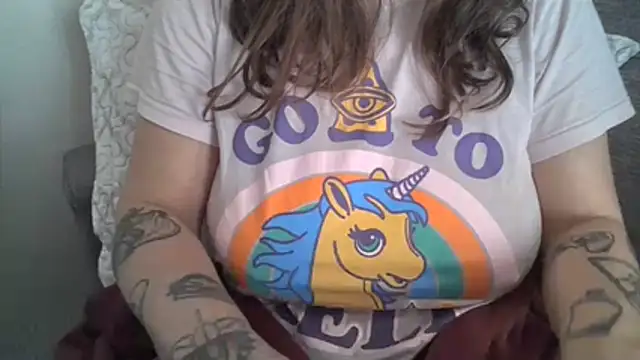 xxxluana élő XXX-chatje