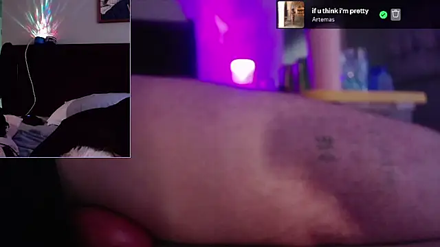 XXX chat uživo modela Snarfle82