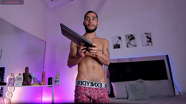 maxpower830 Webcam show
